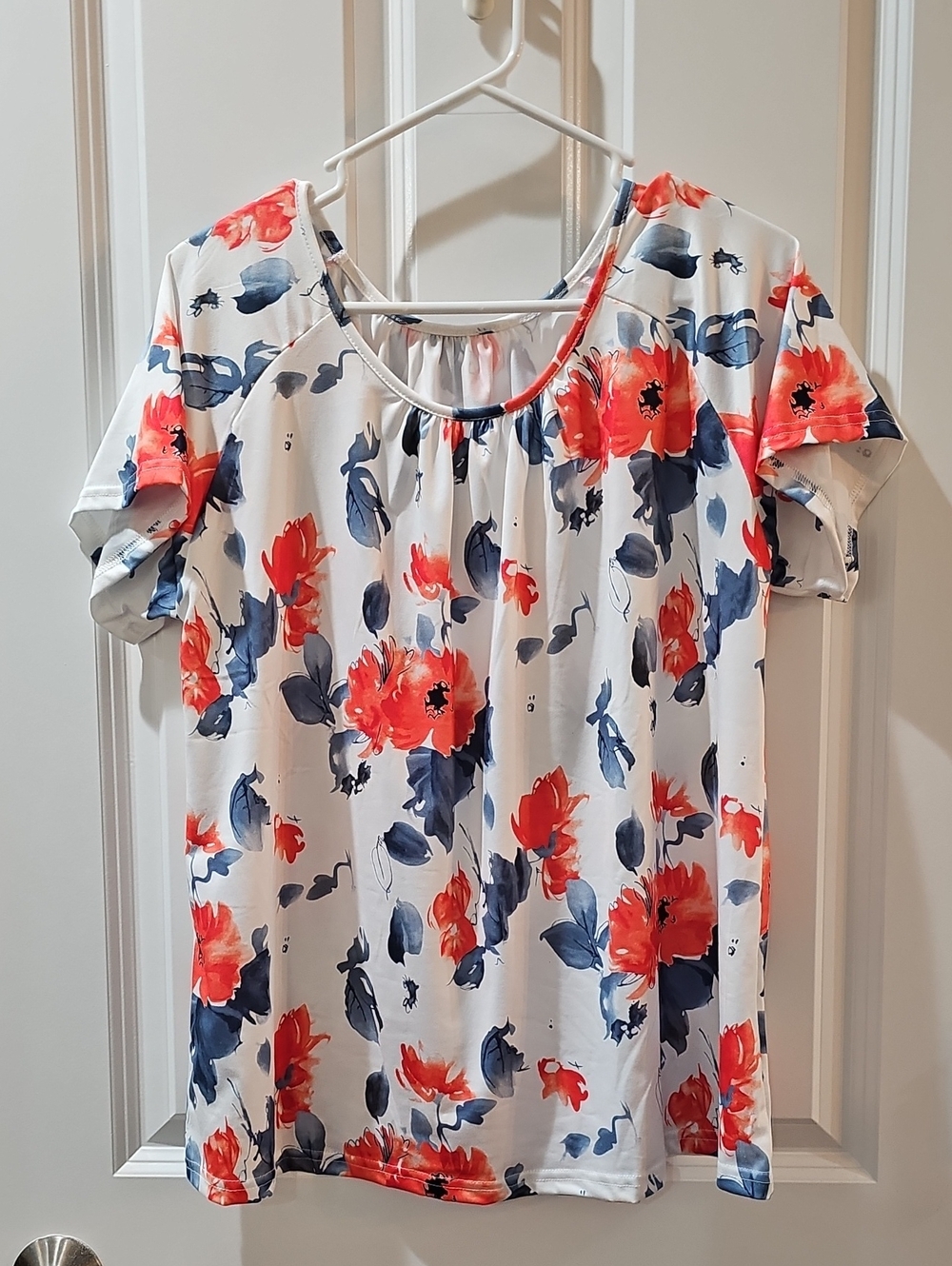 Women's Floral Scoop Neck Top - White with Coral & Navy